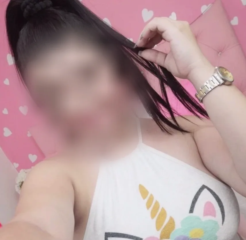 Chloe, 29