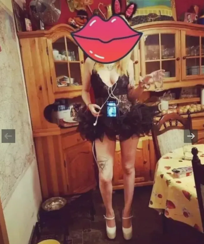 Dina, 34