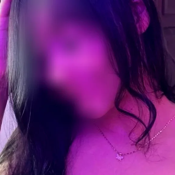 Rhona, 19