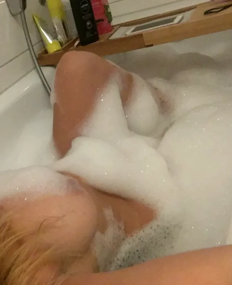 Zoe, 20